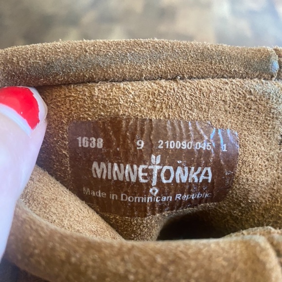 Minnetonka fringe boots size 9 - Picture 2 of 4